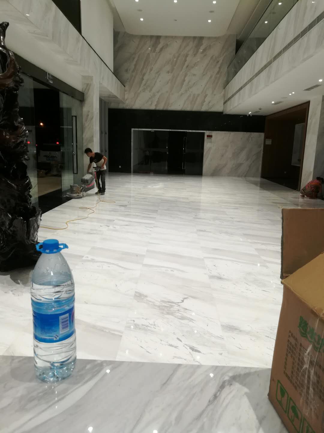 郫县区食品厂办公楼石材镜面